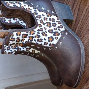 Jolimall leopard ankle boots size 7, new, no box
